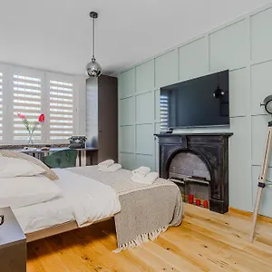https://po-apartments-suwalska.warsawhotelspoland.com